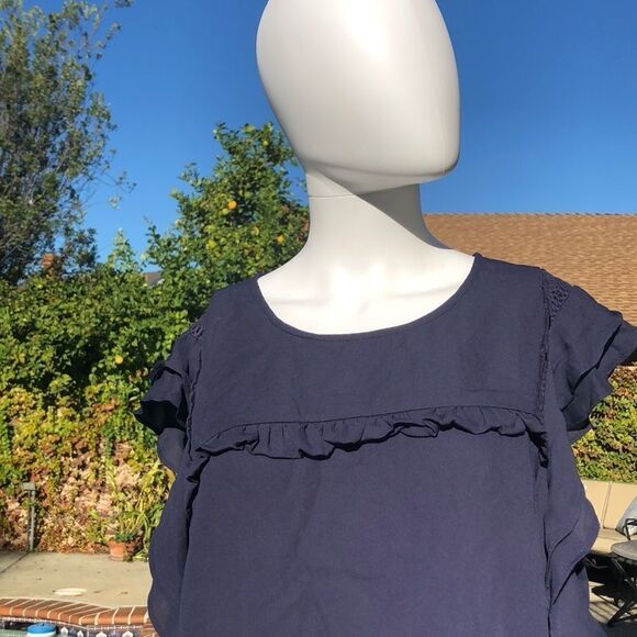 Halogen Flutter Sleeve Crepe Top Size Large - Picture 2 of 8